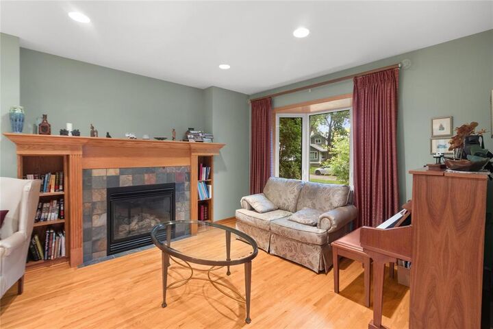 Property Photo: 206 Balfour Avenue MB R3L 1N5