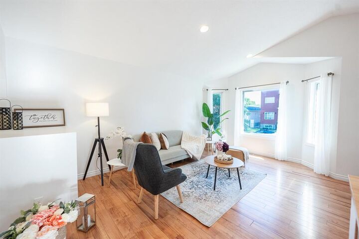 Property Photo:  1304 Manitoba Avenue  MB R2X 0K9 