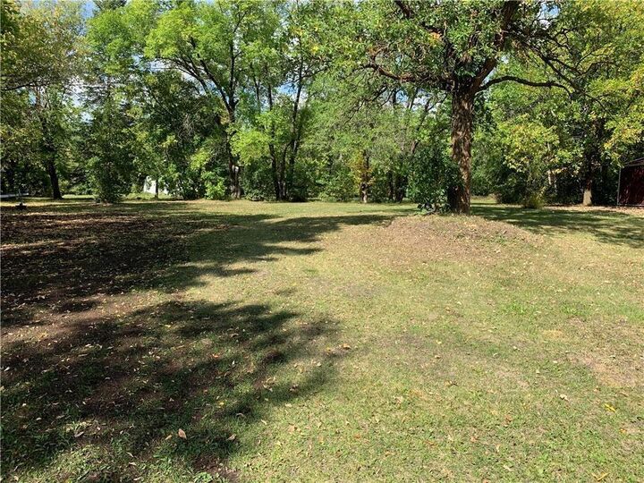 Property Photo:  16 Annette Avenue  MB R0E 1V0 