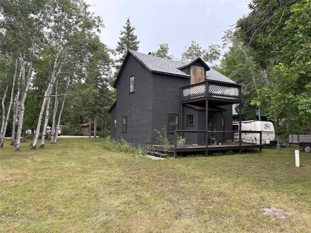 Property Photo: 231 Campbell Avenue West MB R0L 1K0