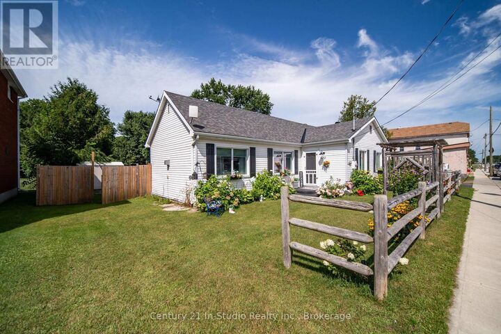 Property Photo: 492 Bruce Street ON N0H 1P0
