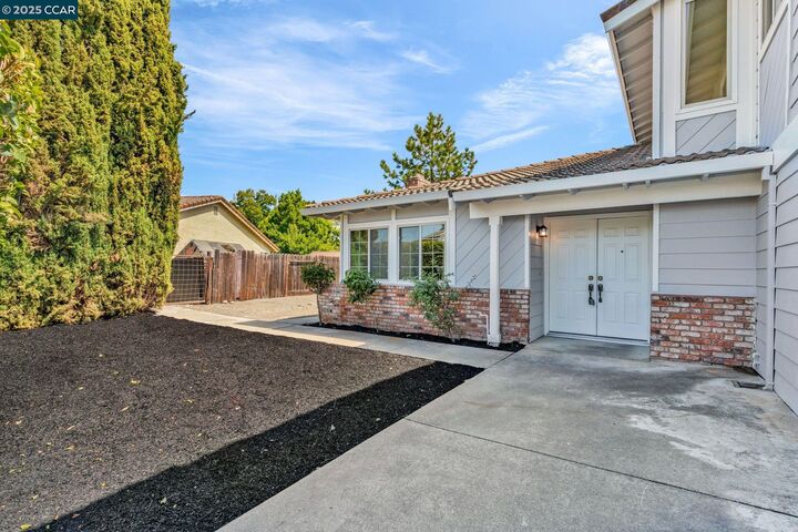 Property Photo: 3240 De Anza Pl CA 94583