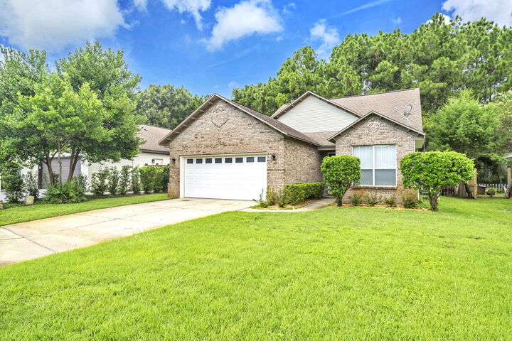 Property Photo: 302 Calle Escada FL 32459