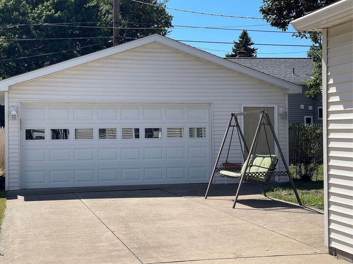Property Photo: 1010 Ardmore Avenue PA 16505