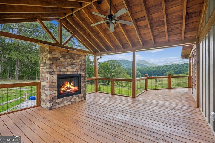 Property Photo: 335 Mountain Road GA 30560