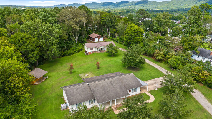 Property Photo: 204 Old County Road GA 30736