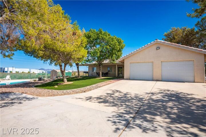 Property Photo: 6990 West Richmar Avenue NV 89178