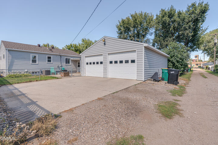Property Photo: 1409 11th Street N ND 58501