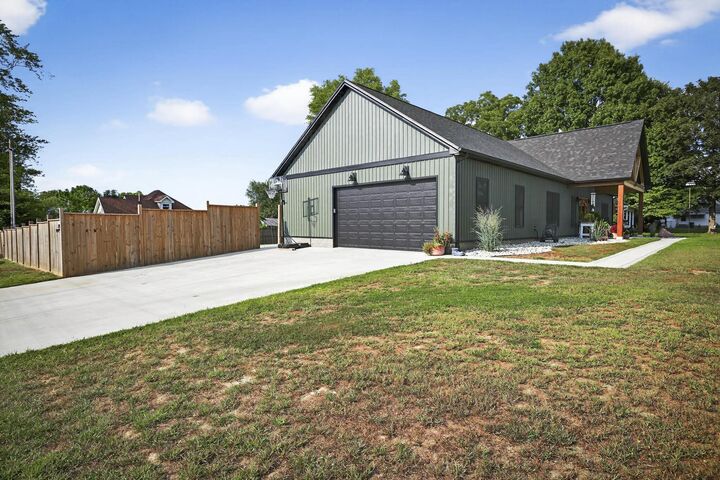 Property Photo: 490 High Street KY 42351