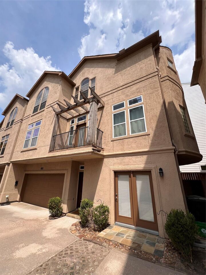 Property Photo: 2121 Harold Street B TX 77098