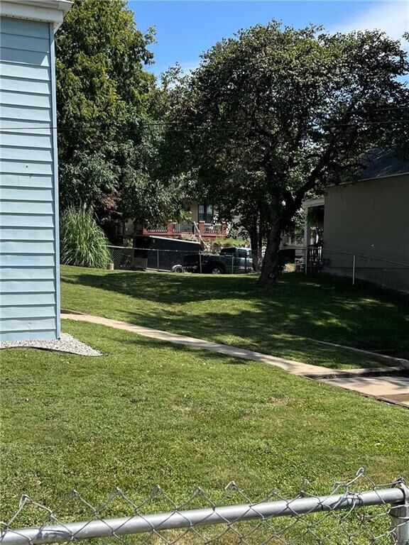 Property Photo: 1808 Bellevue Street MO 64505