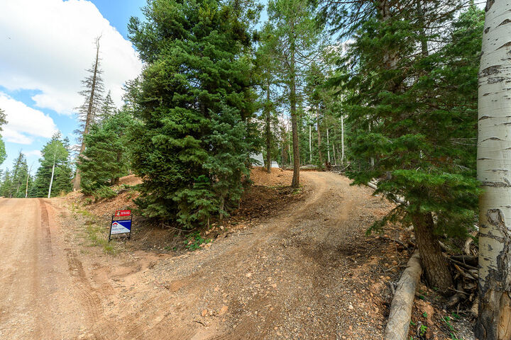 Property Photo:  1165 W Shale Circle  UT 84762 
