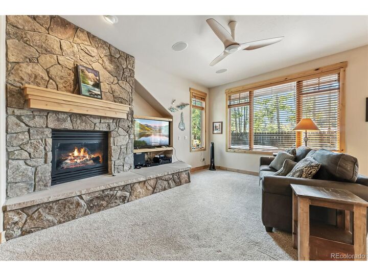 Property Photo:  