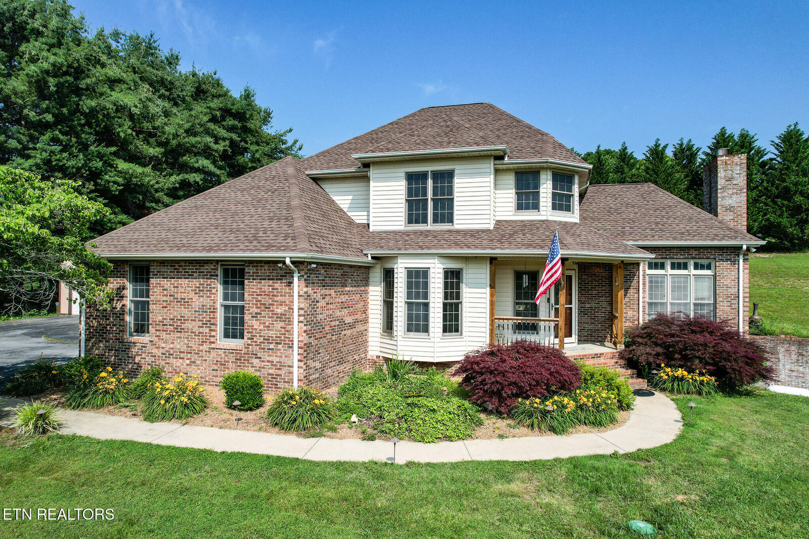 Property Photo: 945 Dashaway Rd TN 37641