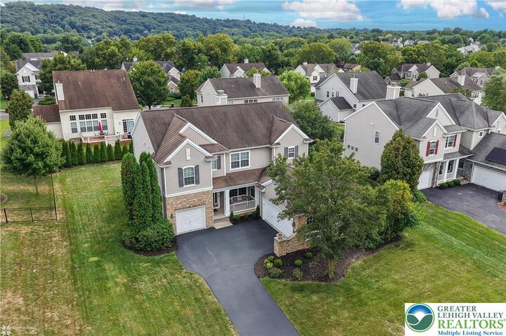 Property Photo: 2733 Meadow Lane Drive PA 18040