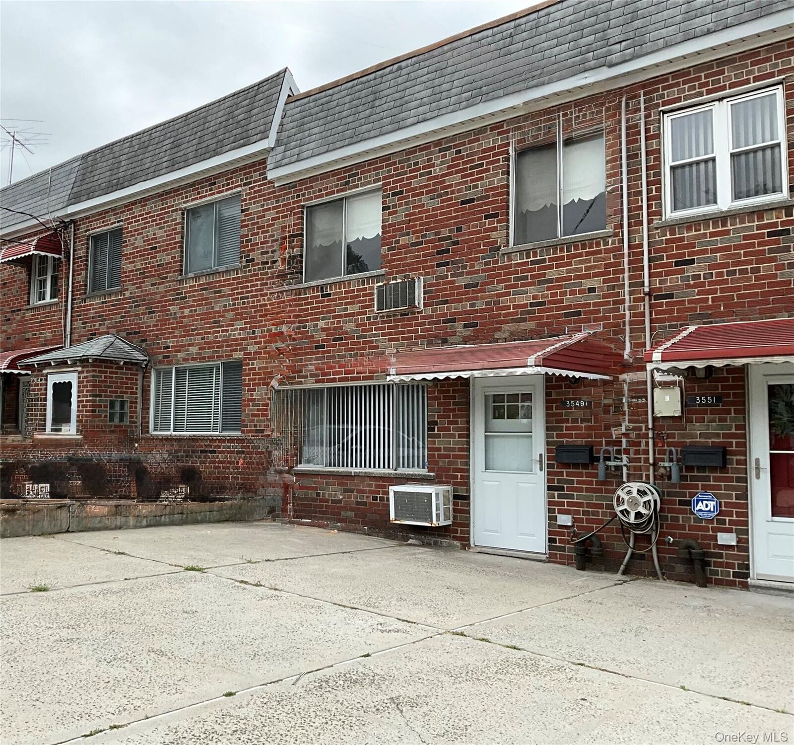 Property Photo:  3549 Ropes Avenue  NY 10475 