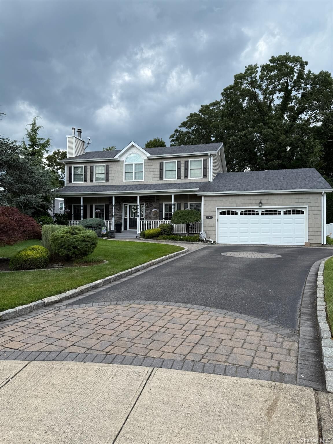 Property Photo:  30 Rose Court  NY 11757 