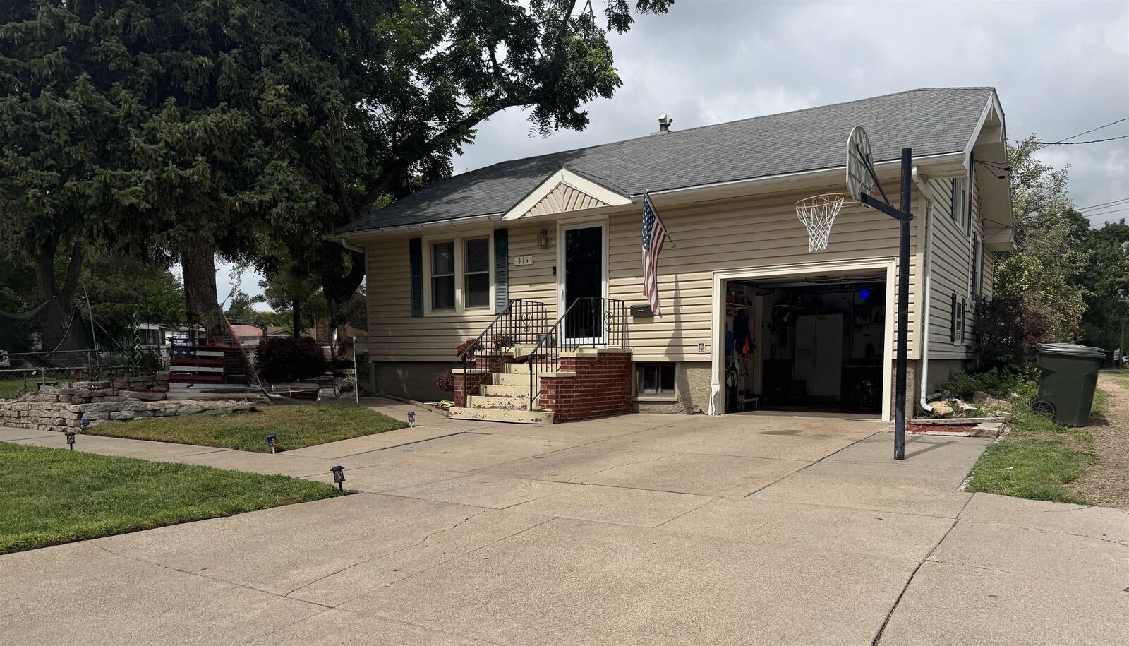 Property Photo: 415 W D NE 69101