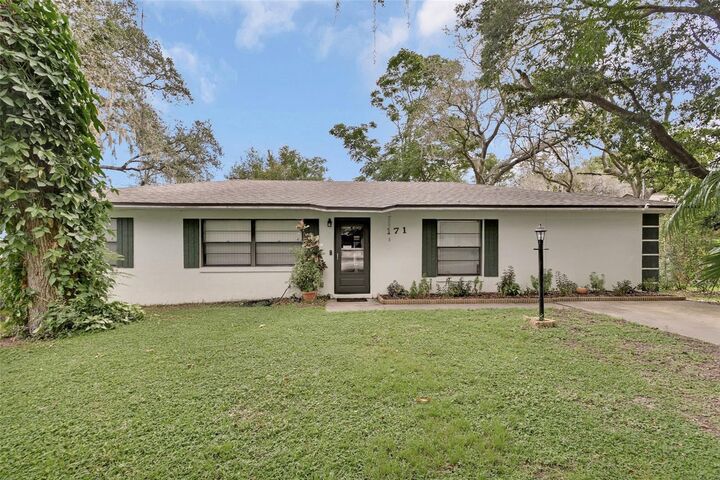 Property Photo: 171 E Elm Drive FL 32763
