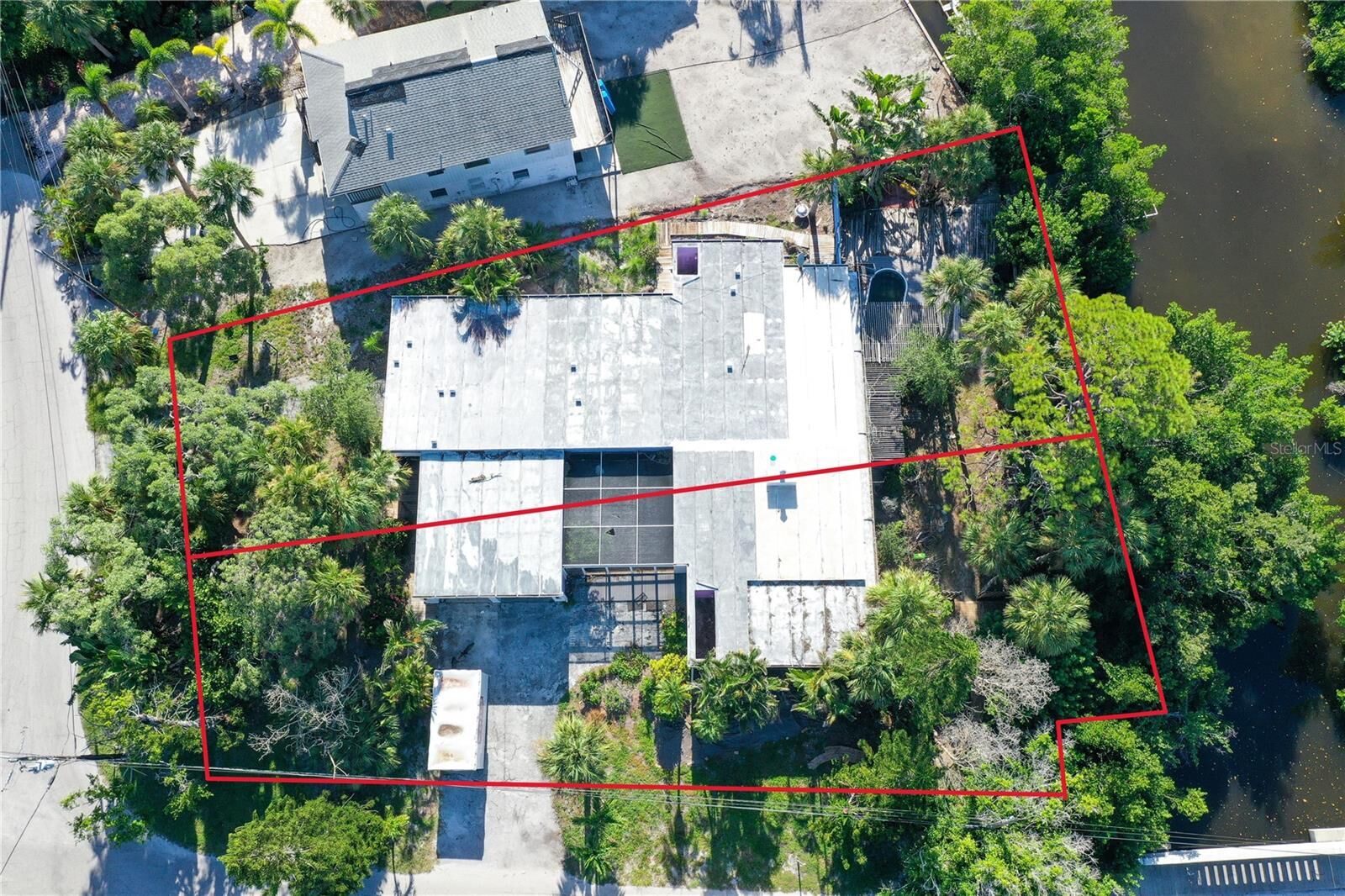 Property Photo:  2 Island Circle  FL 34242 
