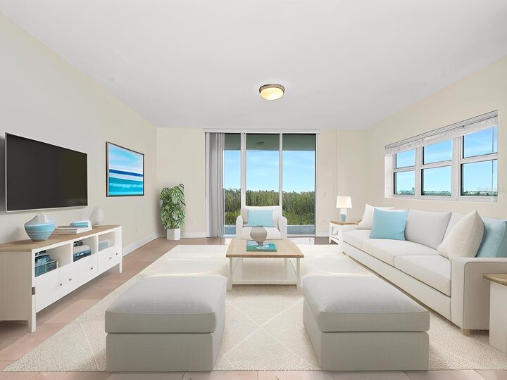 Property Photo: 15051 Royal Oaks Lane 906 FL 33181