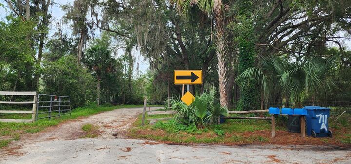 Property Photo:  711 Sunset Avenue  FL 32763 