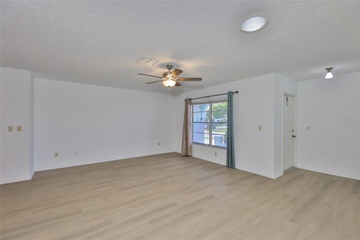 Property Photo: 1219 Wild Feather Lane FL 33573
