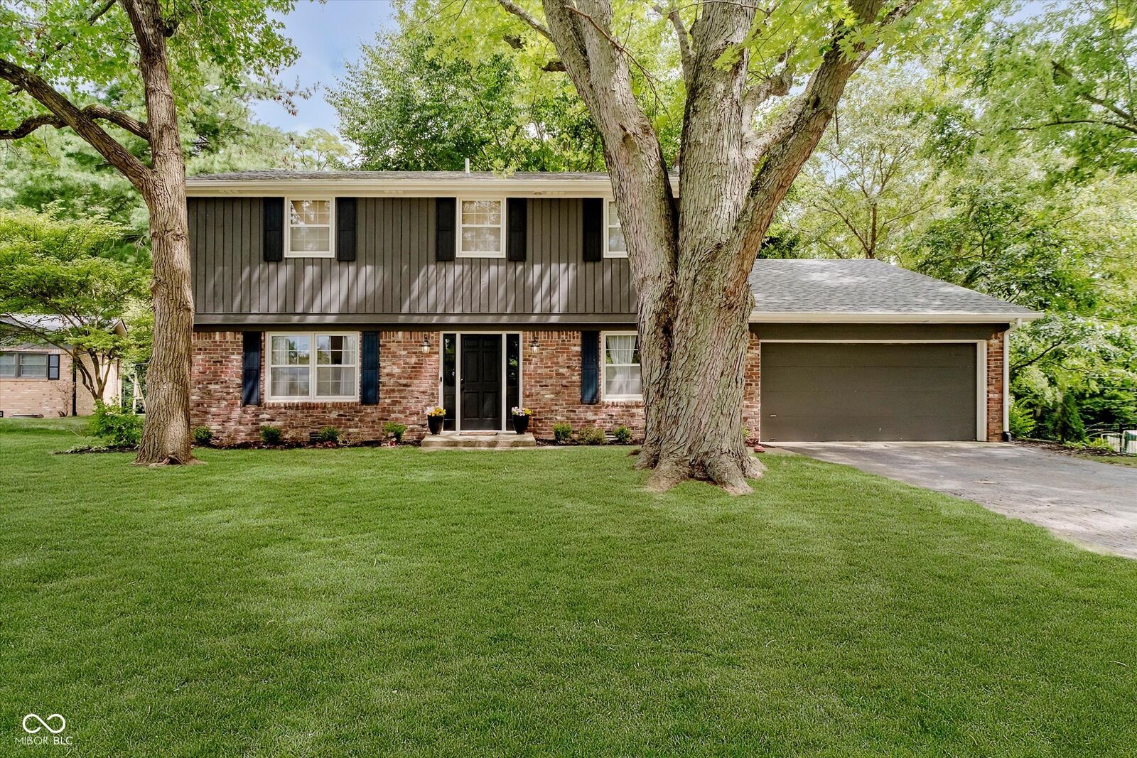 Property Photo:  5207 Green Hills Drive  IN 46112