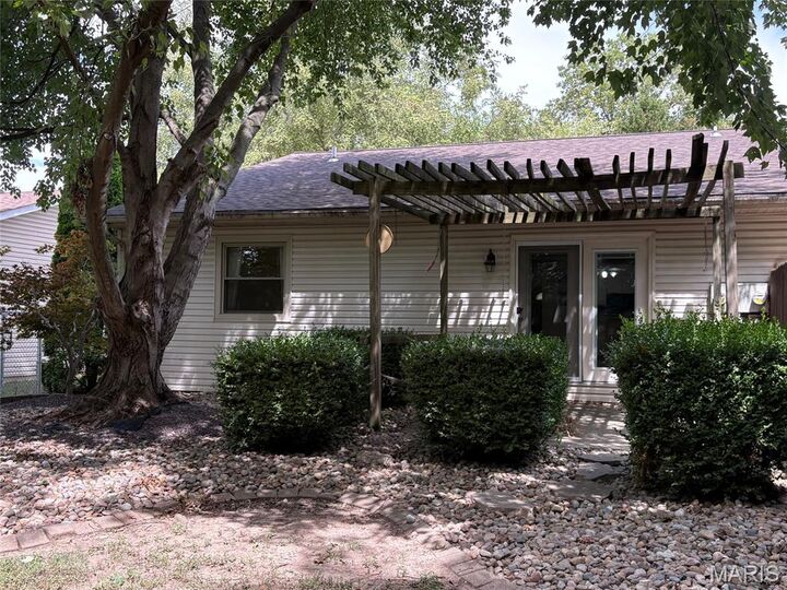 Property Photo:  650 Fort Henry Road  IL 62221 