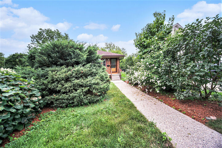 Property Photo:  415 N Ann Arbor Street  MI 48176 