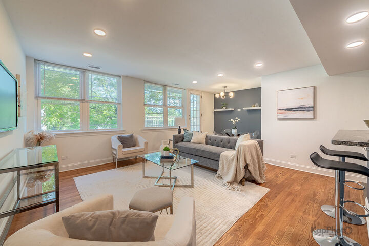 Property Photo: 2501 W Touhy Avenue 201 IL 60645