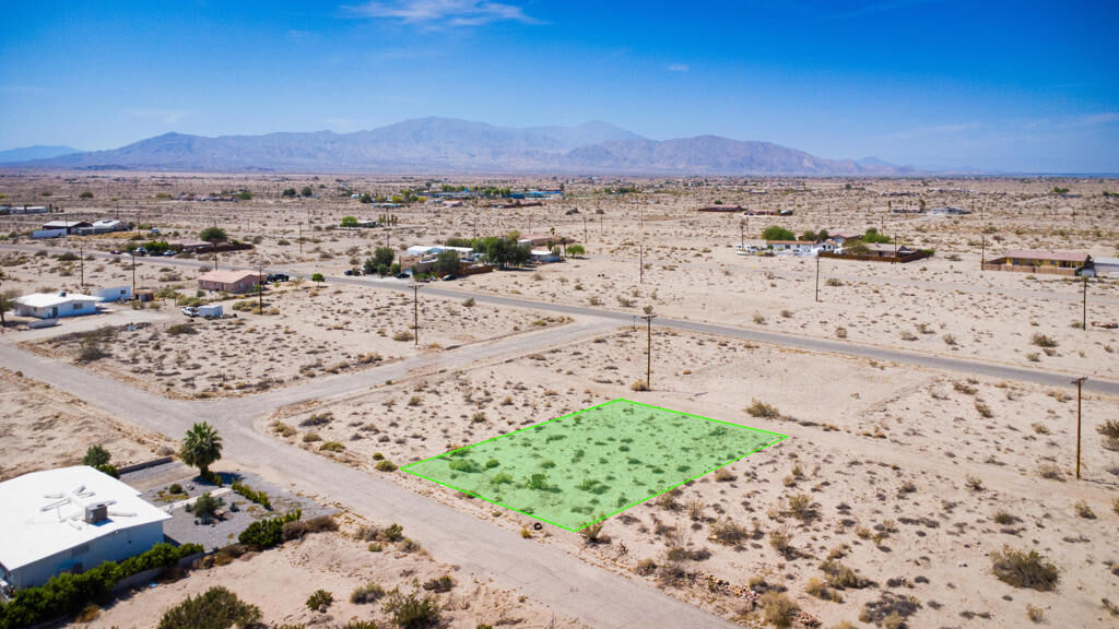 Property Photo: 2459 Shore Gem Avenue CA 92274