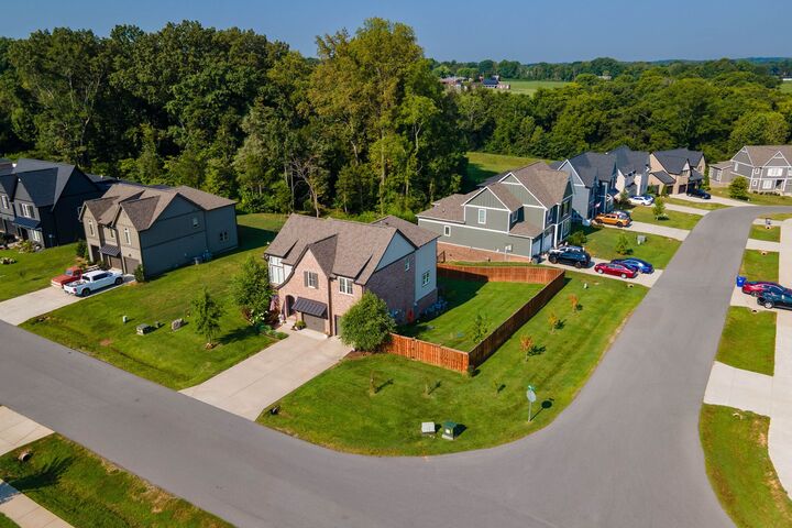 Property Photo:  2136 Neill Ln  TN 37049