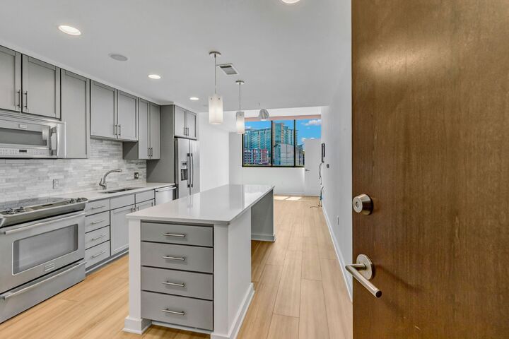 Property Photo:  1212 Laurel St 206  TN 37203 