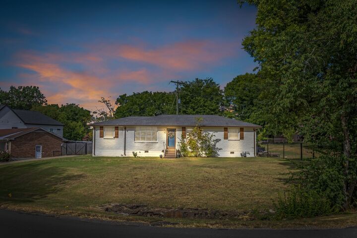 Property Photo: 6452 Thunderbird Dr TN 37209