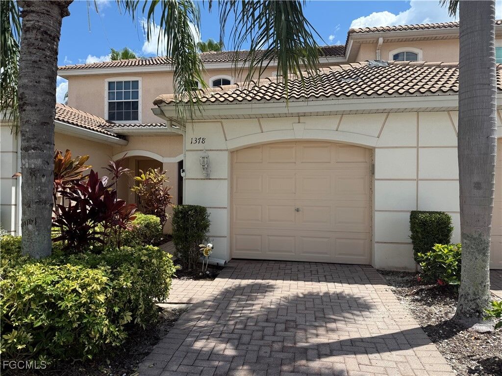 Property Photo:  1378 Weeping Willow Court  FL 33909 