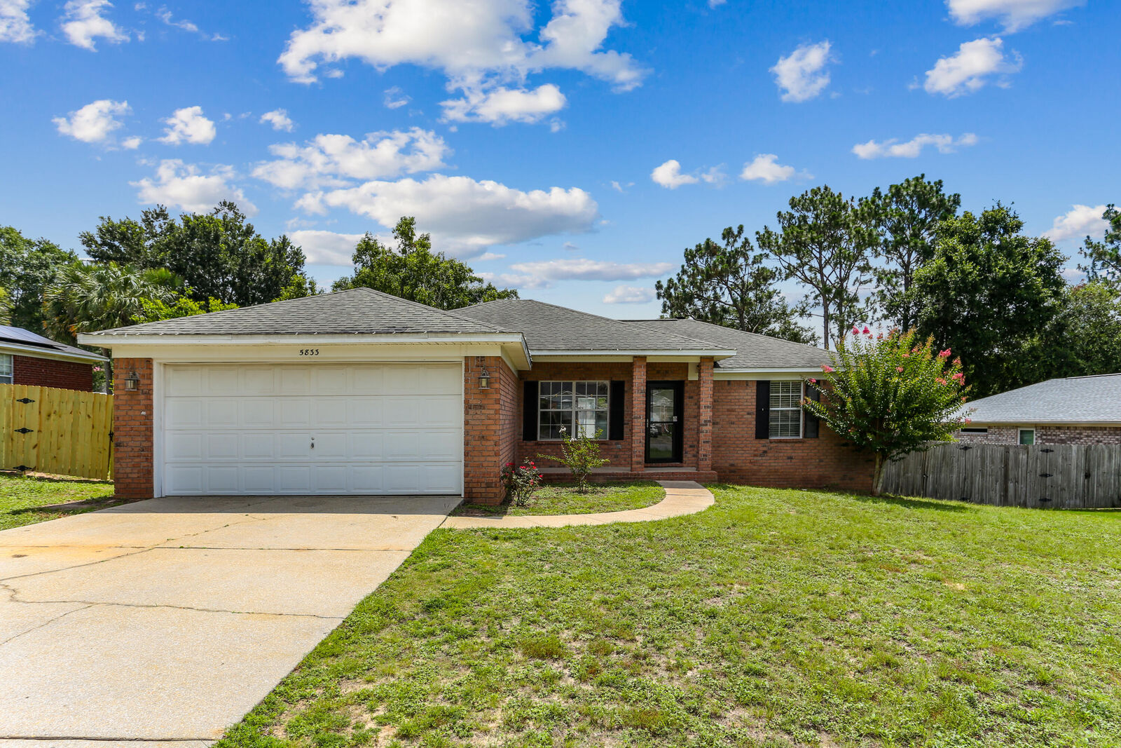 Property Photo: 5833 Pebble Ridge Drive FL 32583