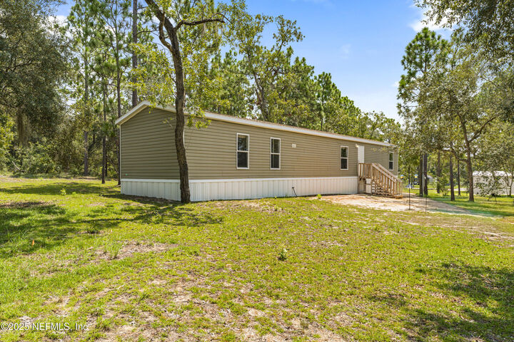 Property Photo: 5674 Hiawatha Street FL 32656