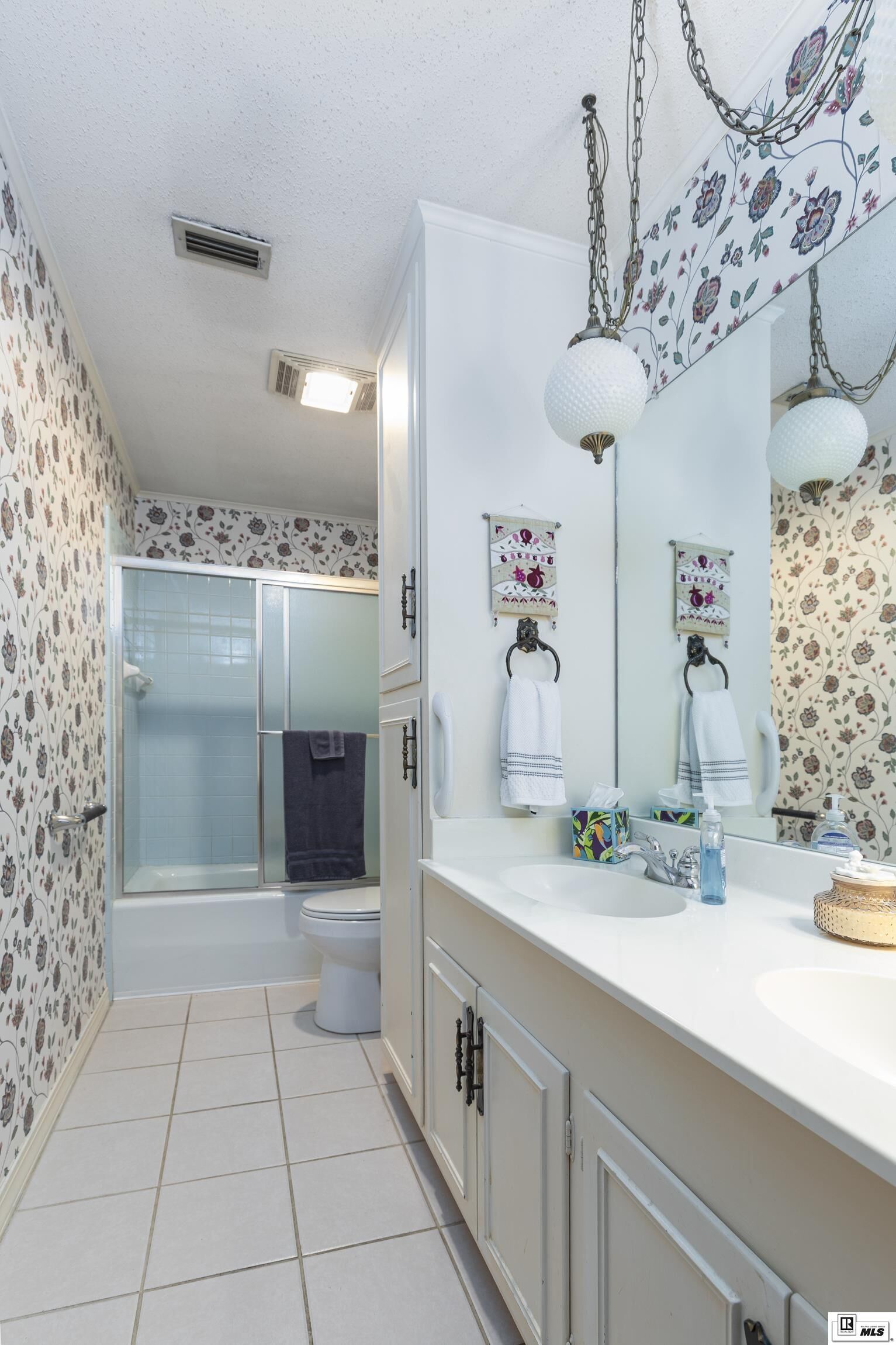 Property Photo:  2203 Greenbriar Drive  LA 71270 