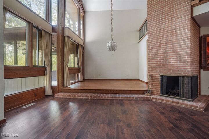Property Photo: 285 North Road NE OH 44484