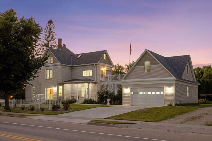 917 Division Street S  Northfield MN 55057 photo