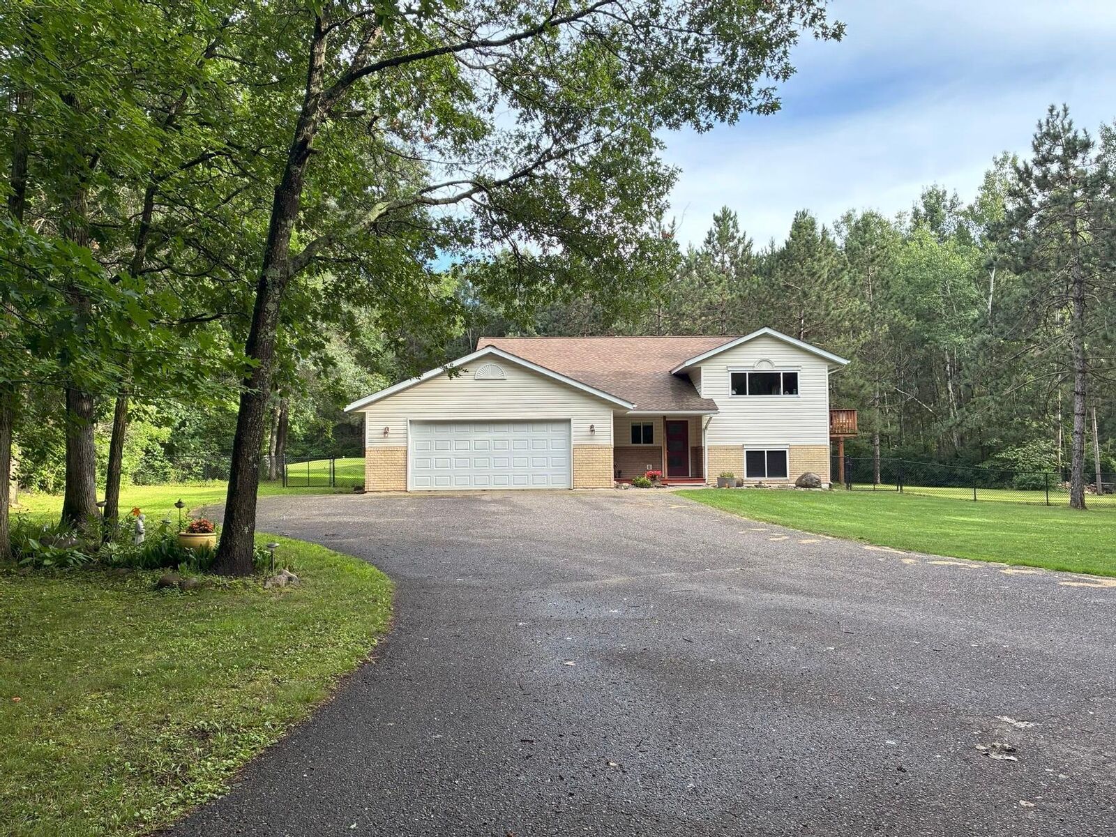 Property Photo:  14126 Oak Hollow Road  MN 56401 