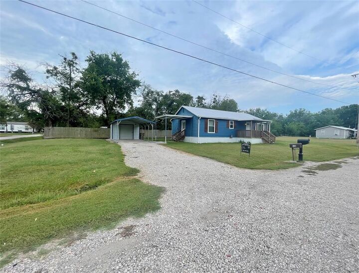 Property Photo: 103 New Street TX 75453