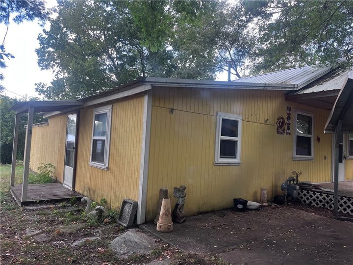 Property Photo: 305 Drake Avenue AR 72740