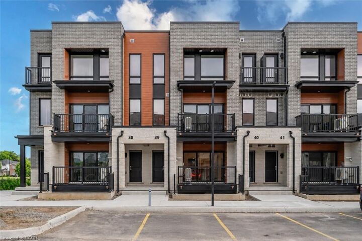 525 Erinbrook Drive B039 — photo 1