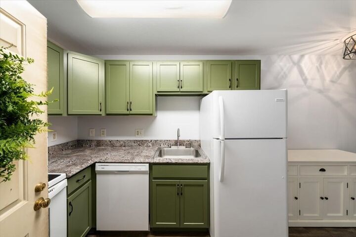 Property Photo:  4 Bridgeview Circle 29  MA 01879 