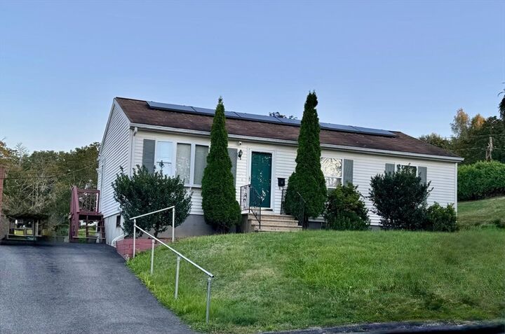 Property Photo: 54 Kenberma Rd MA 01604