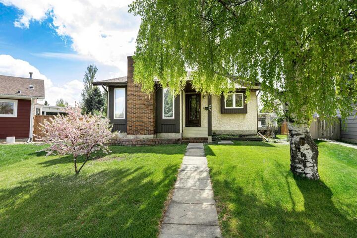 24 Caswell Close  Red Deer AB T4P 2T6 photo