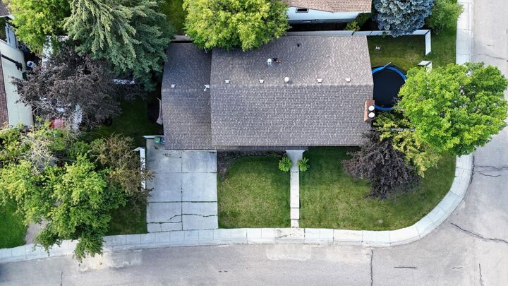 Property Photo: 5301 15 Ave AB T7E 1H2