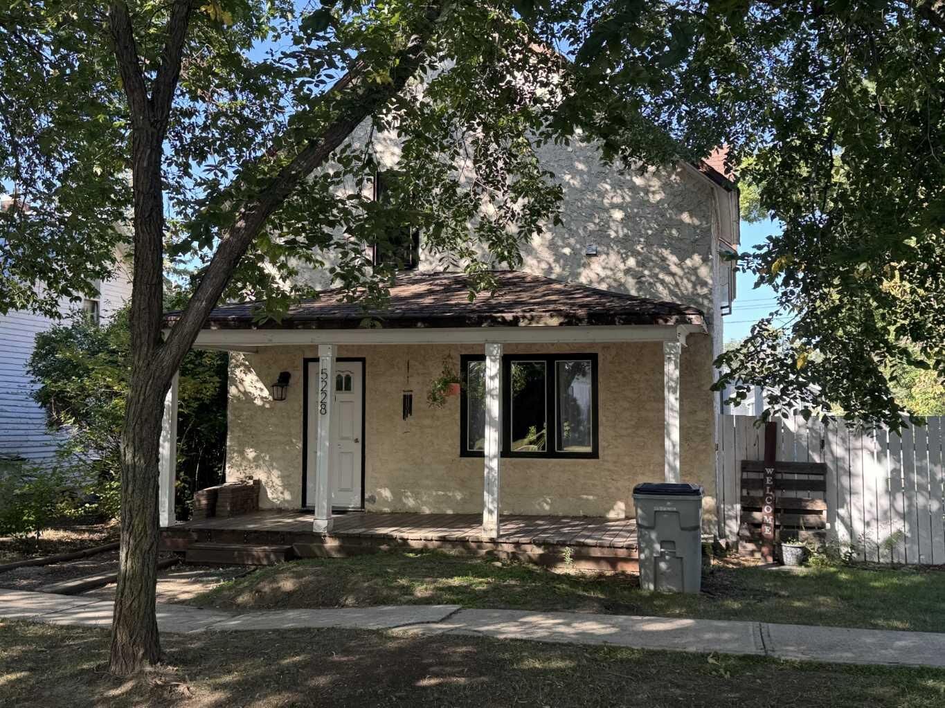 Photo de la propriété:  5228 48 Street  AB T0B 3S0 